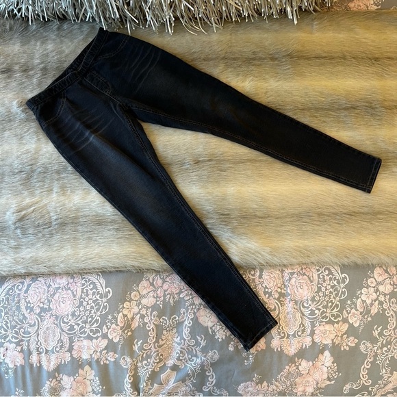 HUE Black Distressed Jeggings XS Stretch Skinny Comfy Mid Rise Back Pockets - Picture 1 of 9